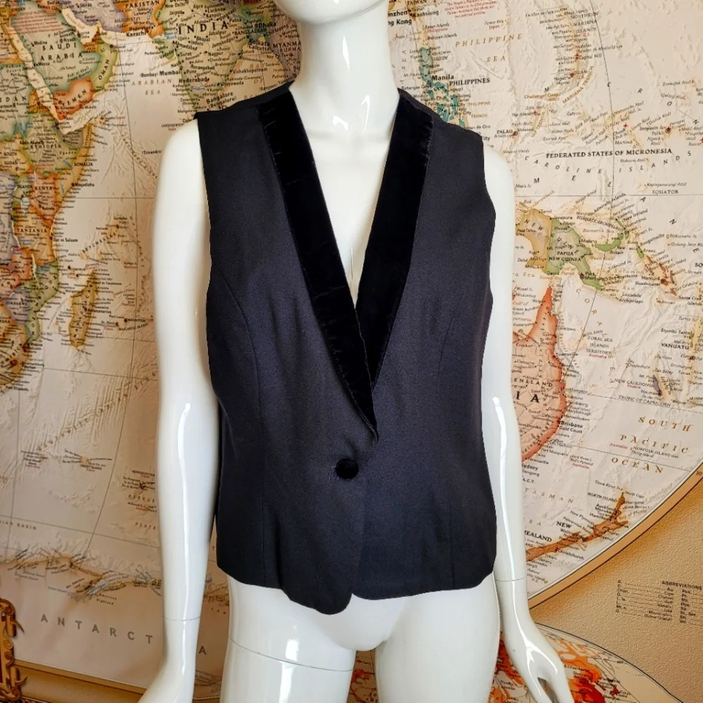 Norton McNaughton vintage 80s black crepe lined vest velvet shawl collar goth 10
